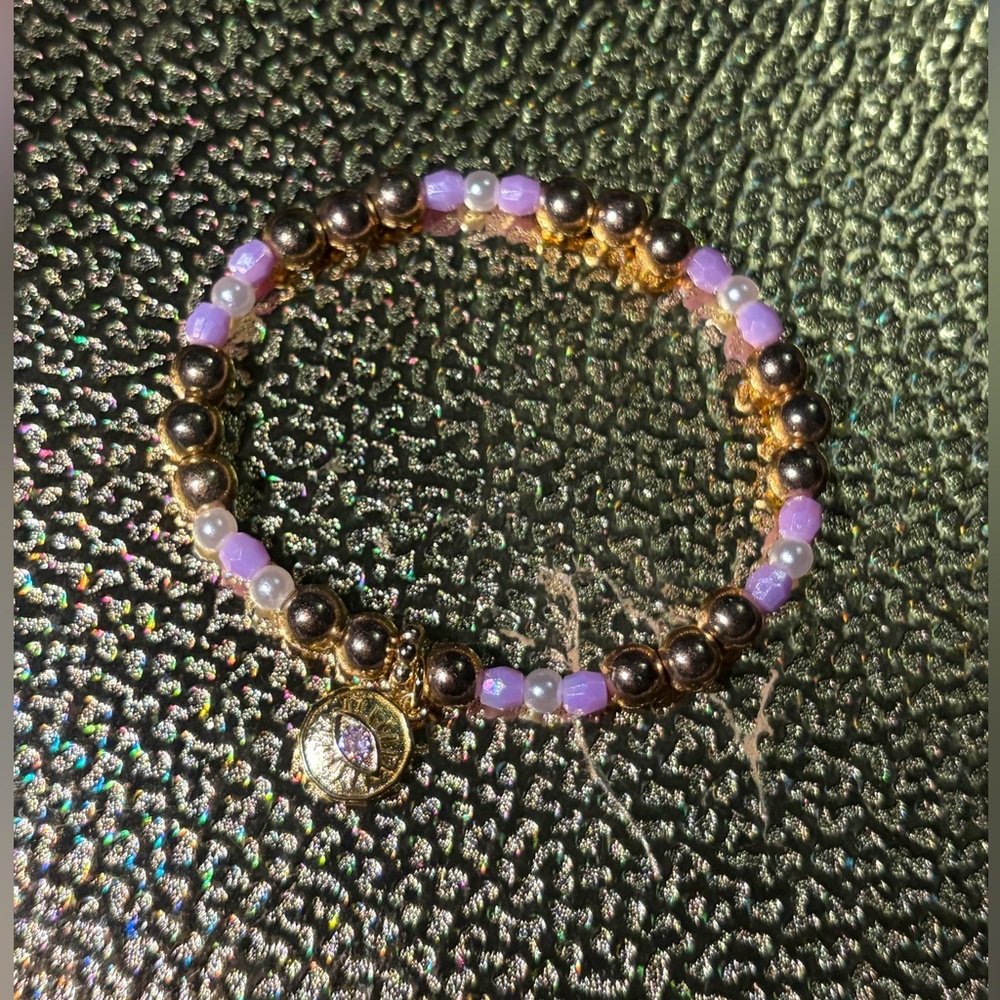 Beaded bracelet gold tone